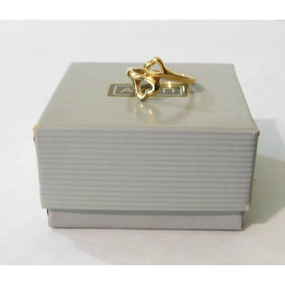 Avon Touching Hearts Ring Size 3 Goldtone Daughter Ring Vintage Boxed - Picture 4 of 5